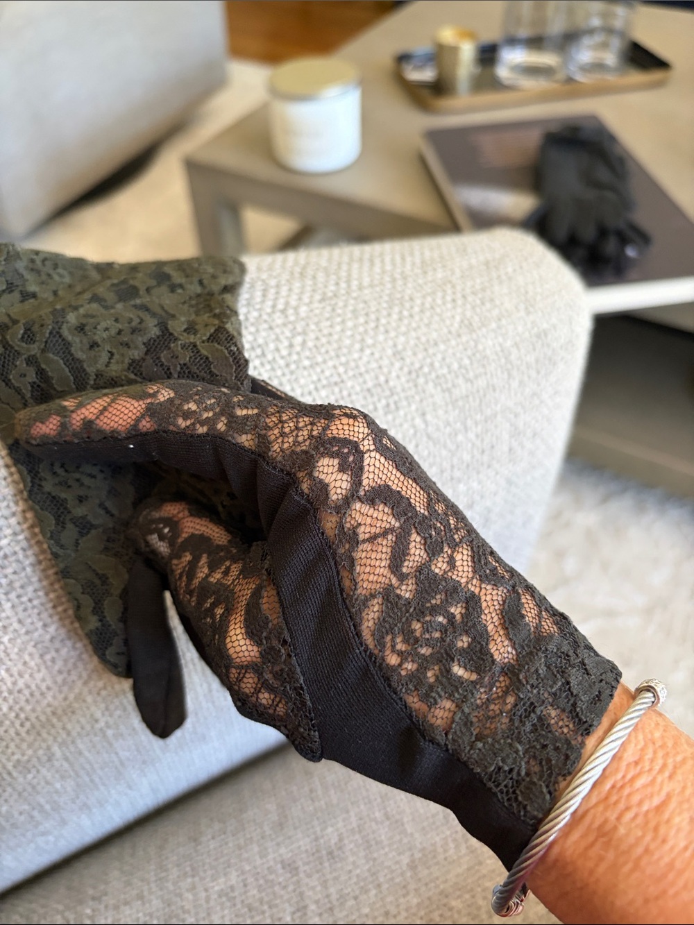 Elegant Black Lace Women's Gloves